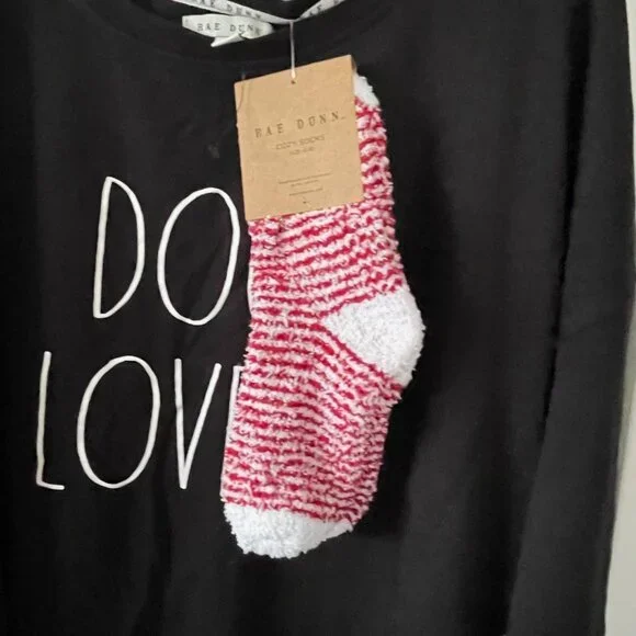 Rae Dunn Black Plus Size Dog Lover Sweatshirt with Socks New with Tags Size 2X - Picture 10 of 11